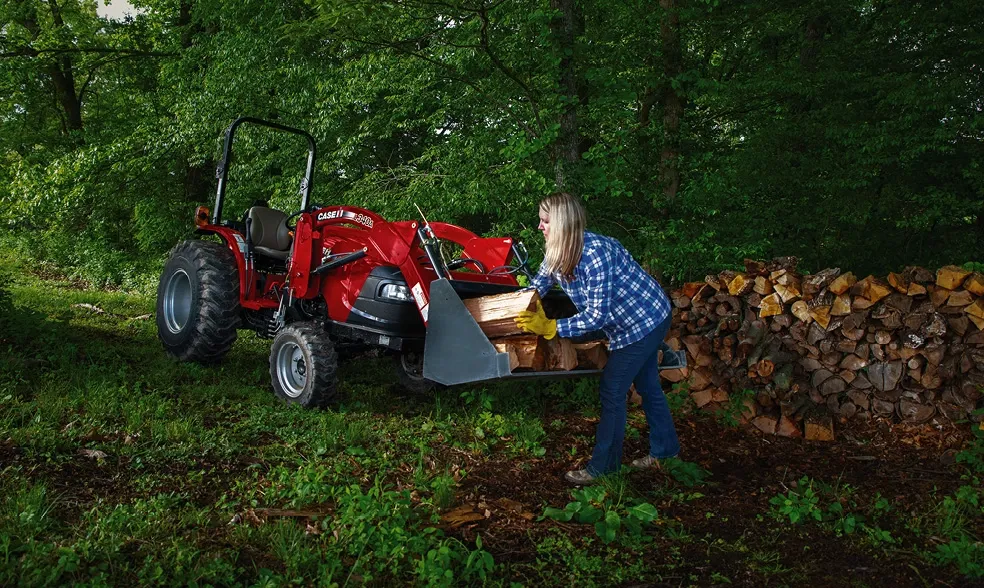 CASE IH General Purpose Buckets | Tractor Loader Attachments