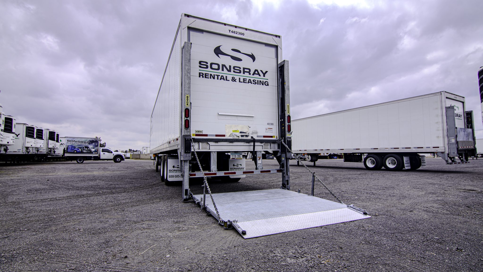 Lift-Gate Refrigerated Trailers